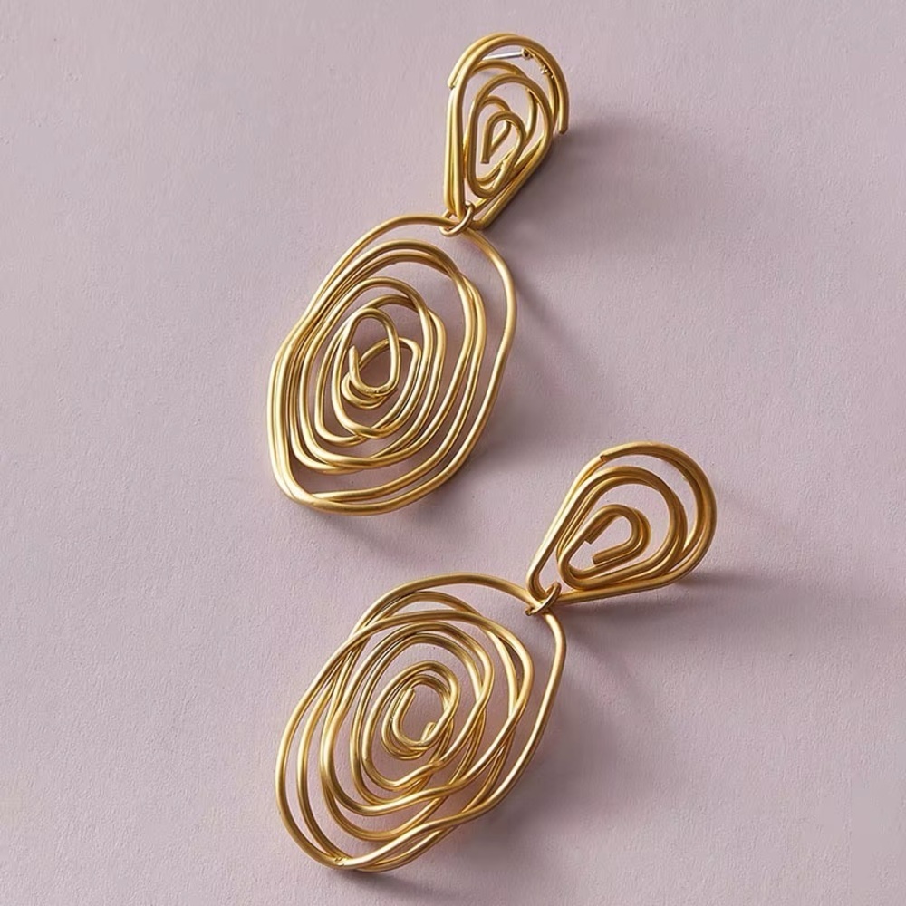 Elegant Gold Swirl Earrings